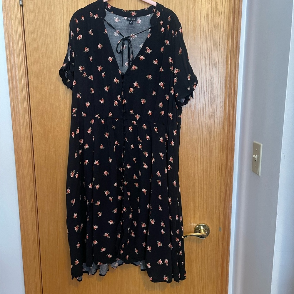 Vintage Torrid Mini Black Floral Tie Neck Dress 1X 2X